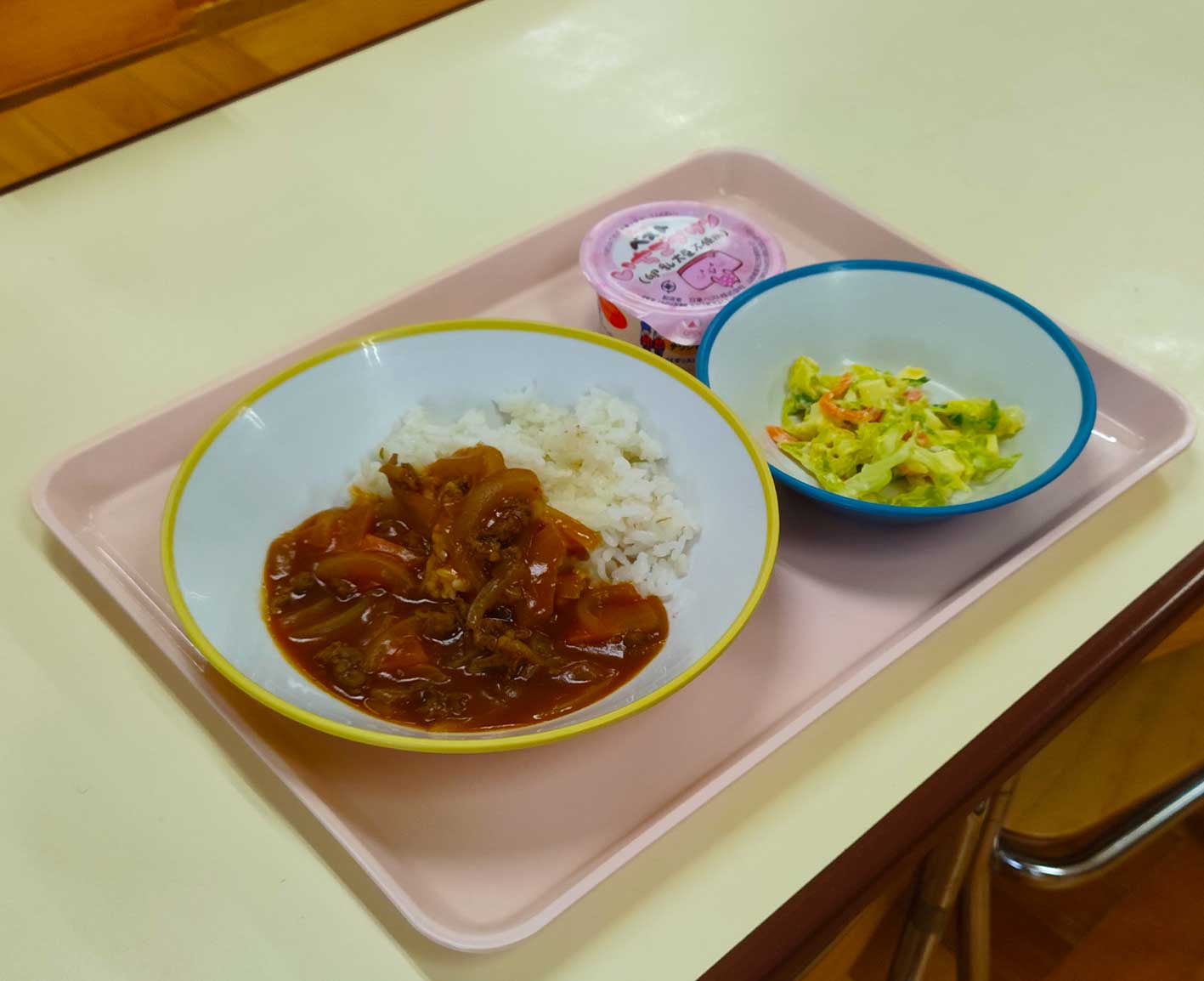 給食 金