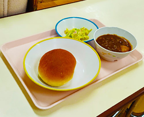 給食 火